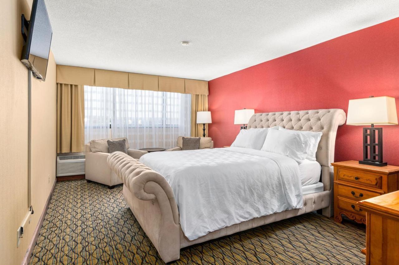 Holiday Inn Johnson City By Ihg Exterior photo