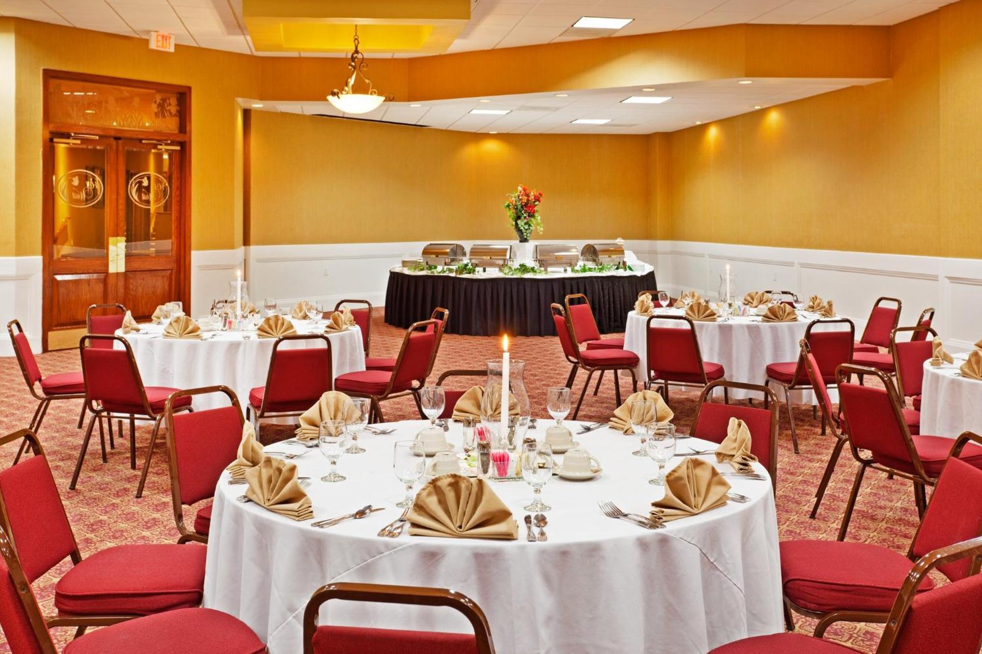 Holiday Inn Johnson City By Ihg Exterior photo
