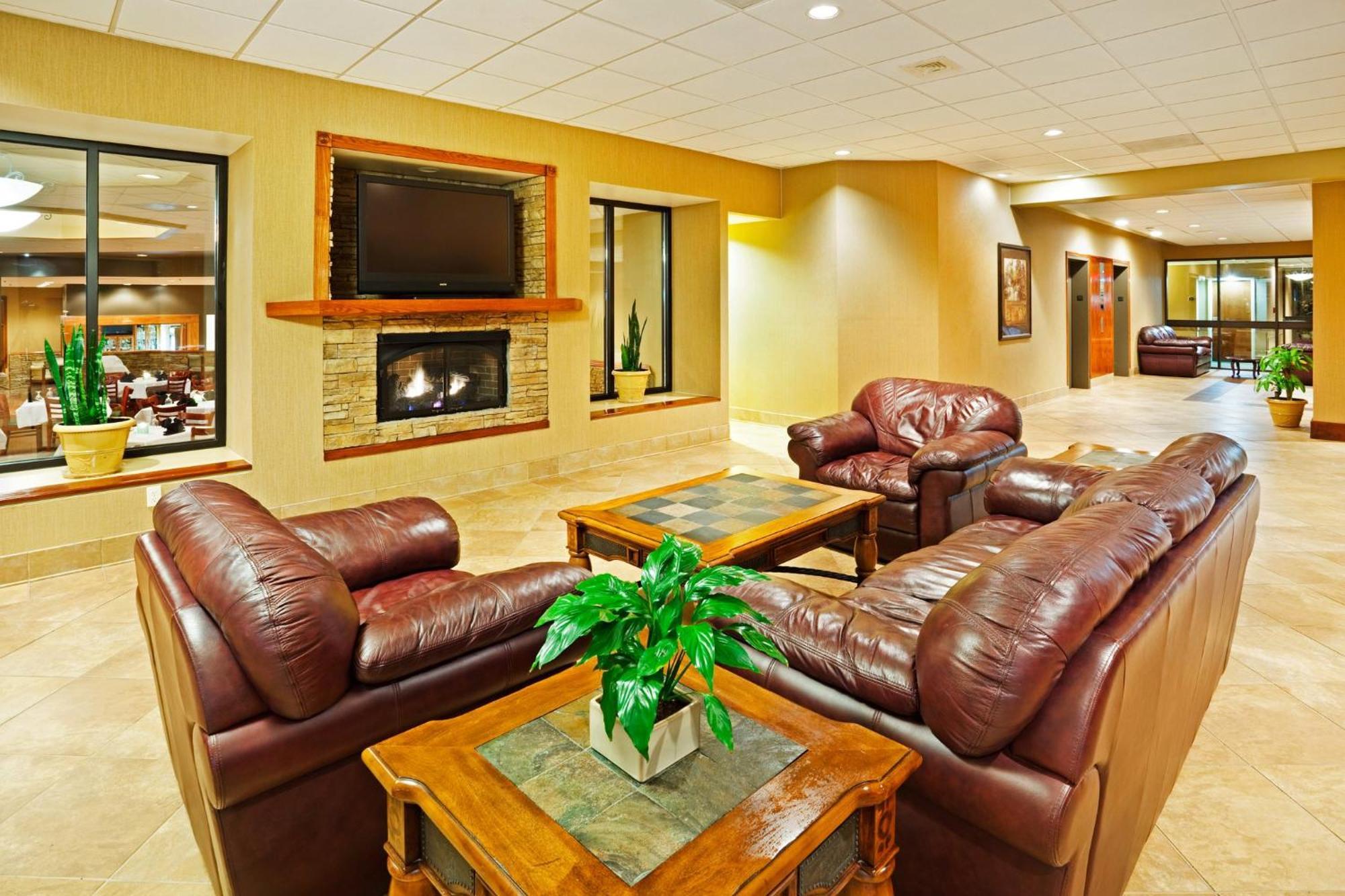 Holiday Inn Johnson City By Ihg Exterior photo